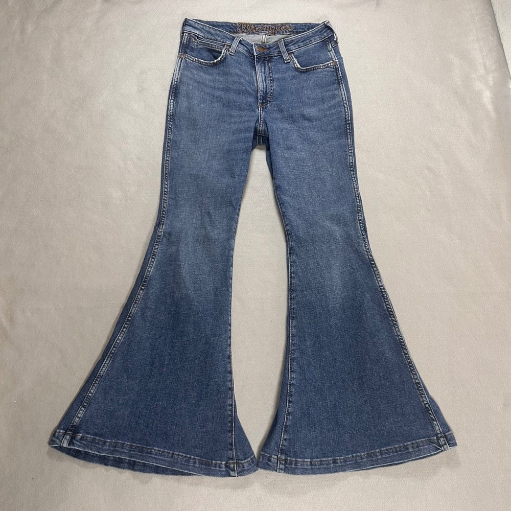 Wrangler Women High Rise Flare Jeans Medium Wash Bell Bottom 28x32 Bell Bottoms